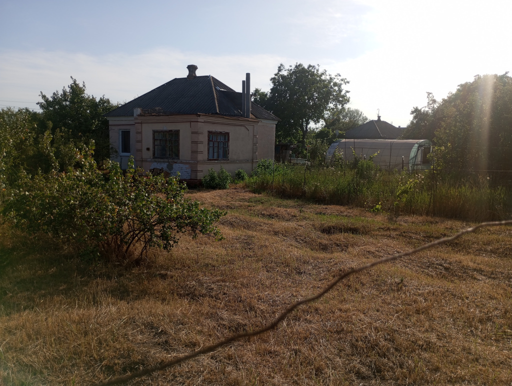 Дом в Березановке 45м + 16с (фасад забора 50м лицом к Полтавскому шоссе)