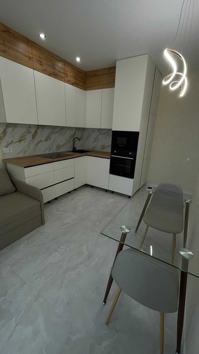 Продаж квартири в Одесі в Київському районі на просп. Небесної Сотні за $64 000
