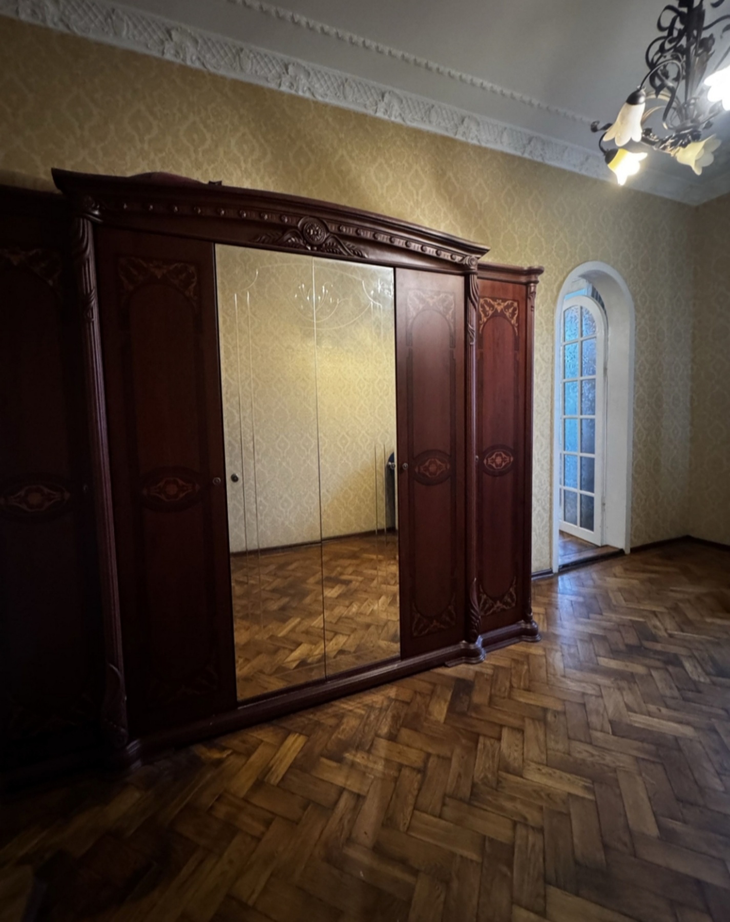 Продаж квартири в Одесі в Київському районі на просп. Небесної Сотні за $64 000